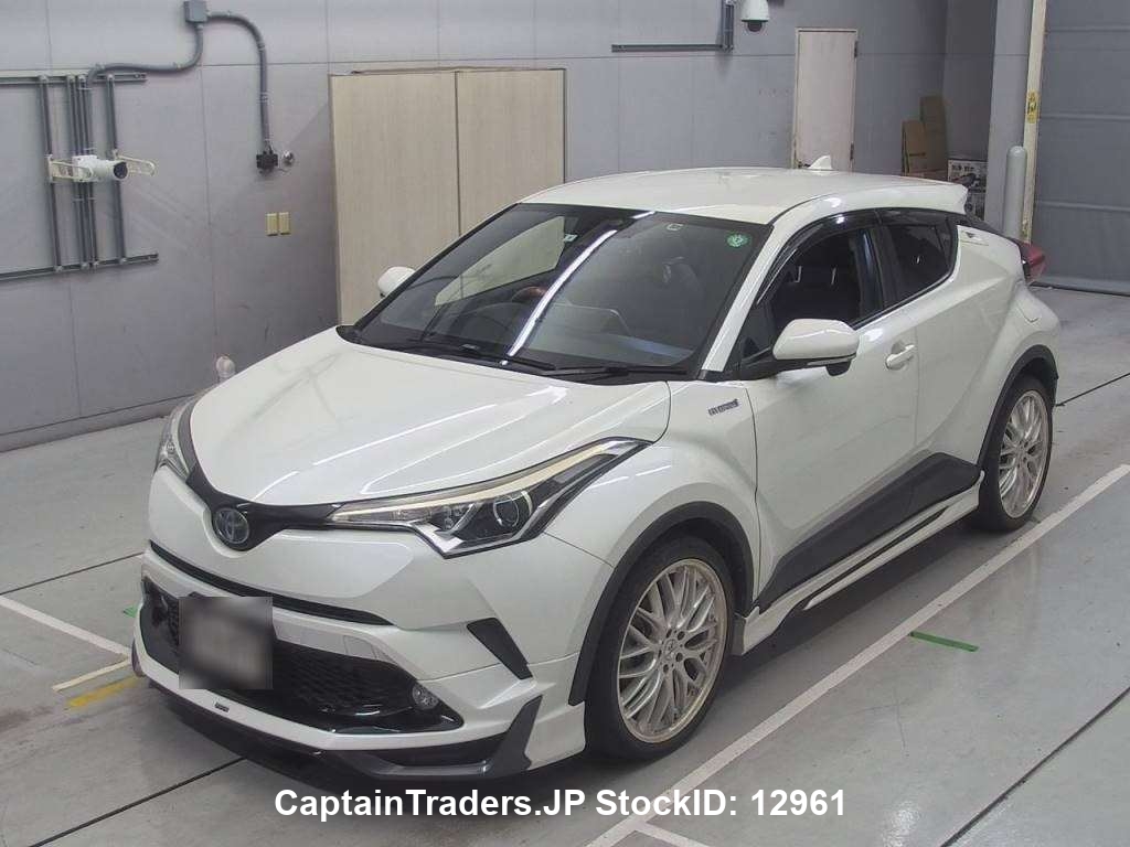 TOYOTA CH-R