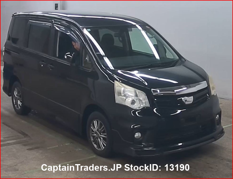 TOYOTA NOAH