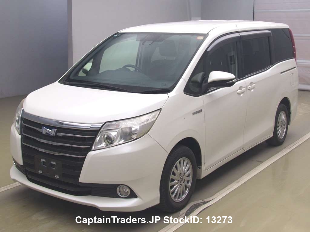 TOYOTA NOAH