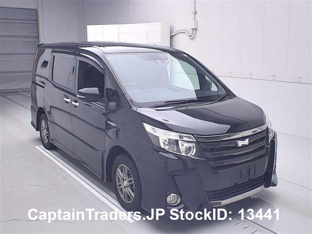 TOYOTA NOAH