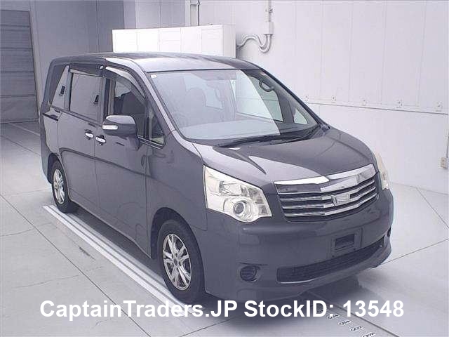 TOYOTA NOAH