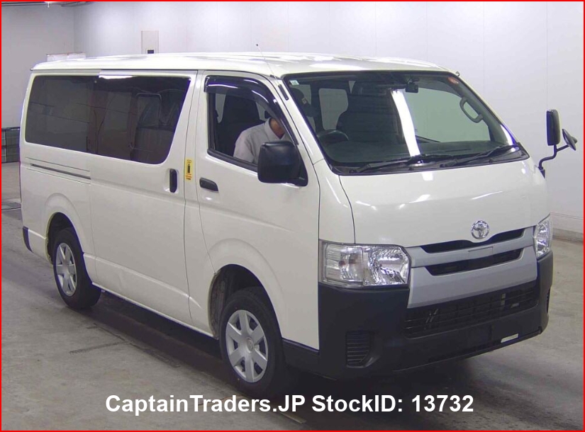 TOYOTA HIACE VAN