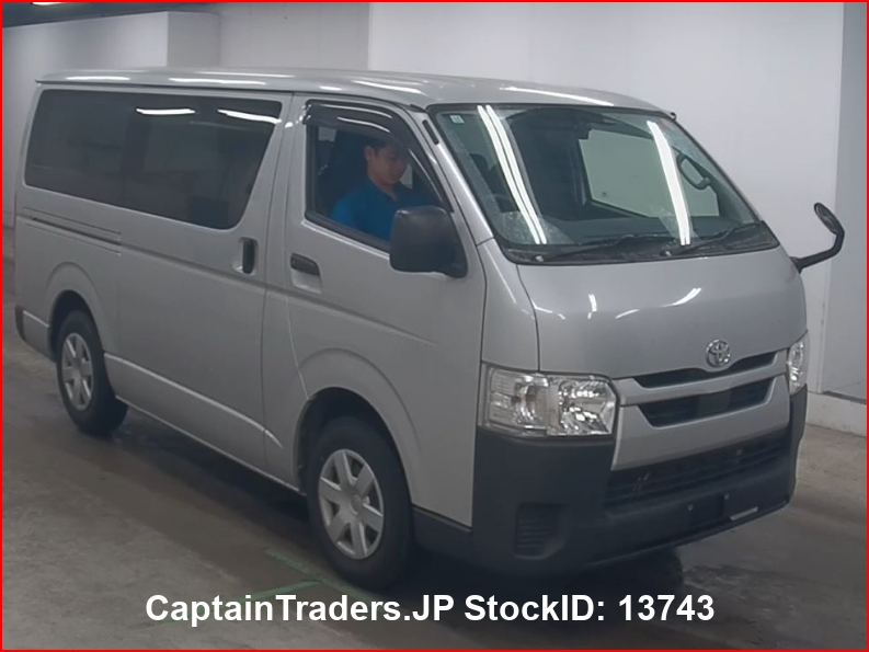 TOYOTA HIACE VAN