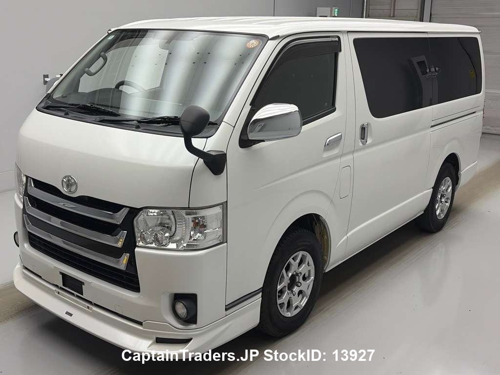 TOYOTA HIACE VAN